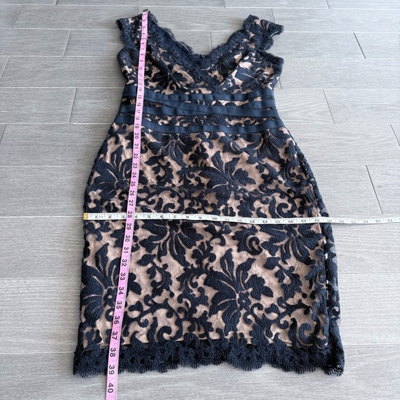 Tadashi Shoji Lace & Tulle Sheath Dress 6 Navy Nude Cocktail Party Wedding Guest - Picture 14 of 15